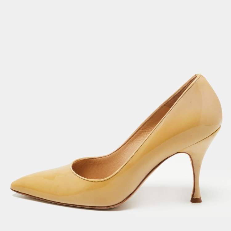 Manolo Blahnik Yellow Patent Leather BB Pumps Size 37 Manolo