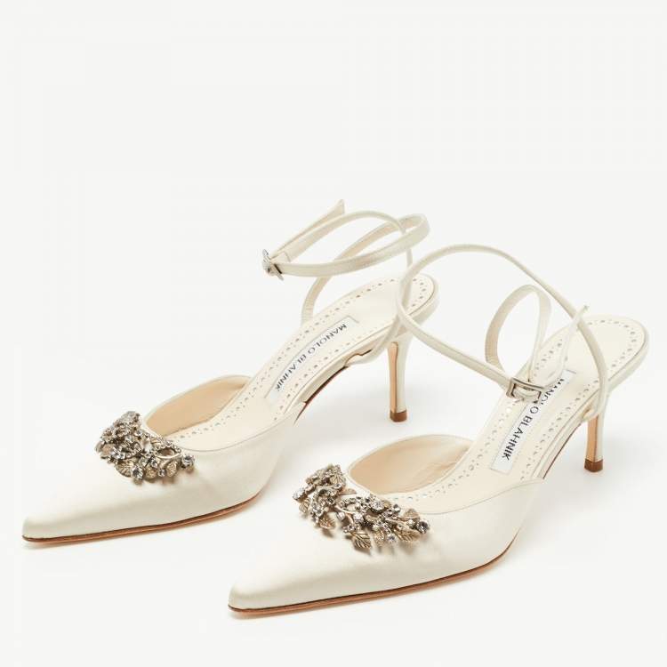 Pre Owned Manolo Blahnik Off White Satin Forla Slingback Pumps Size 37