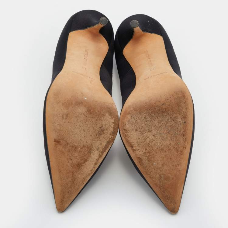 مملوكة مسبقًا Manolo Blahnik Black Satin Borlak Crystal Embellished Pointed Toe Pumps Size 38
