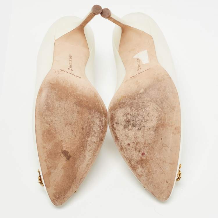 Pre Owned Manolo Blahnik White Satin Faux Pearl Embellished Hangisi Pumps Size 40