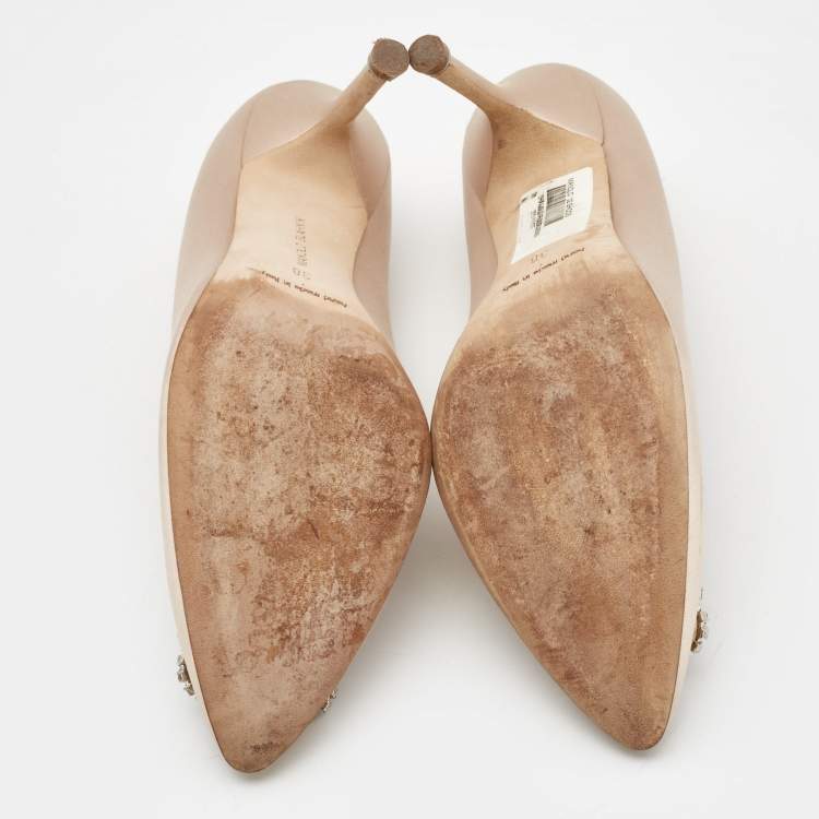 Pre Owned Manolo Blahnik Beige Satin Hangisi Crystal Embellished Pumps Size 38