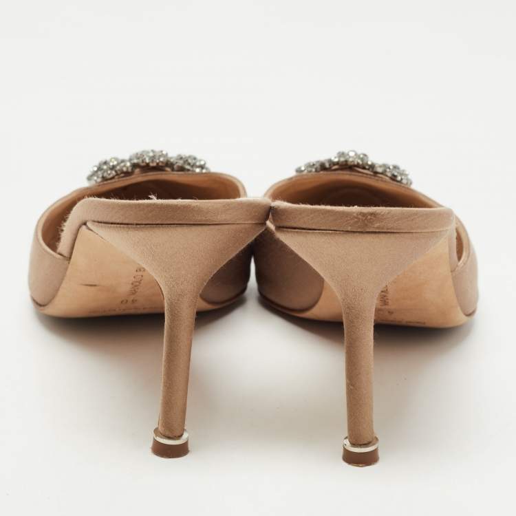 Pre Owned Manolo Blahnik Light Brown Satin Hangisimu Mules Size 40