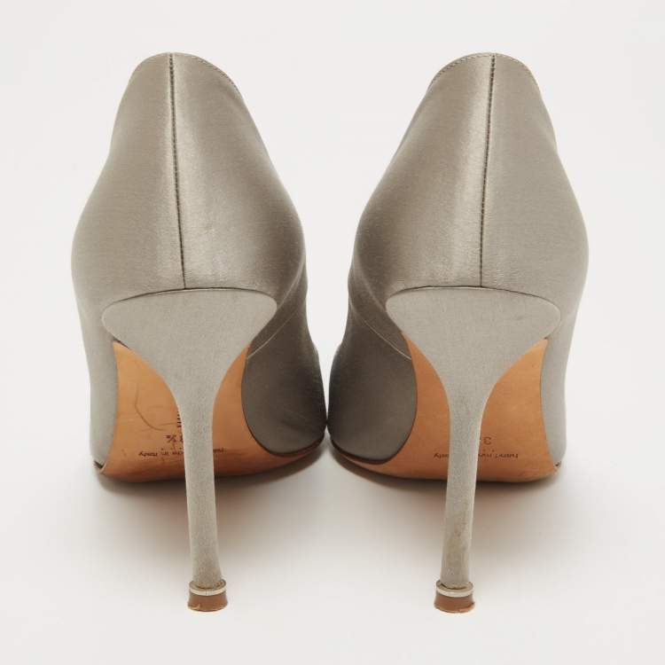 Pre Owned Manolo Blahnik Grey Satin Hangisi Pumps Size 38.5