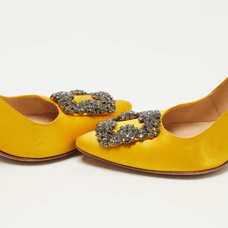 Pre Owned Manolo Blahnik Yellow Satin Hangisi Pumps Size 40
