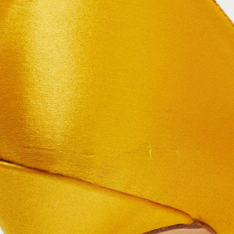 Pre Owned Manolo Blahnik Yellow Satin Hangisi Pumps Size 40