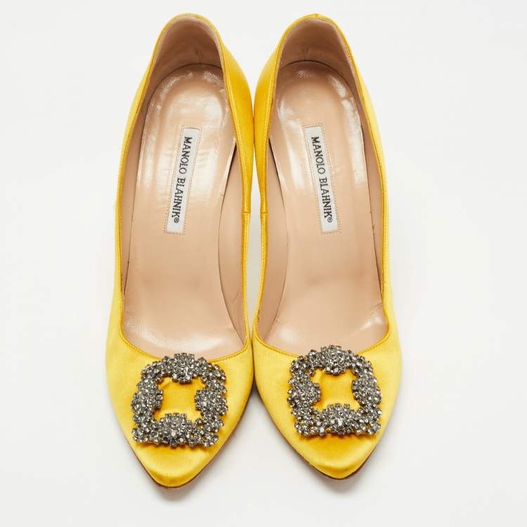 Pre Owned Manolo Blahnik Yellow Satin Hangisi Pumps Size 40
