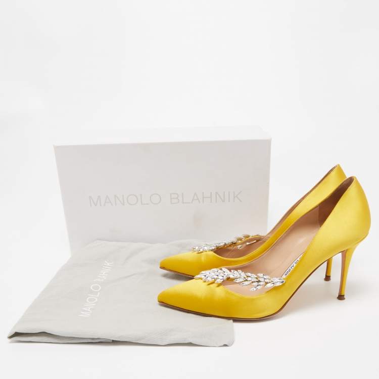 Pre Owned Manolo Blahnik  Yellow Satin Nadira Pumps Size 39