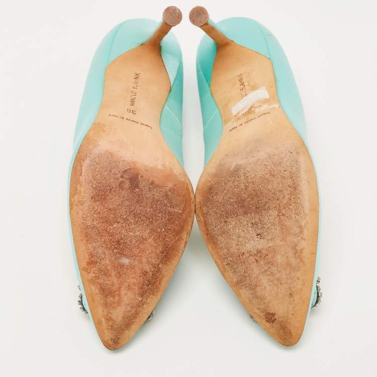 مملوكة مسبقًا Manolo Blahnik Turquoise Satin Hangisi Pumps Size 36