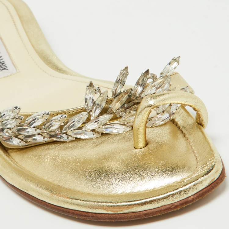 مملوكة مسبقًا Manolo Blahnik Gold Leather Crystal Embellished Toe Ring Flat Slides Size 38