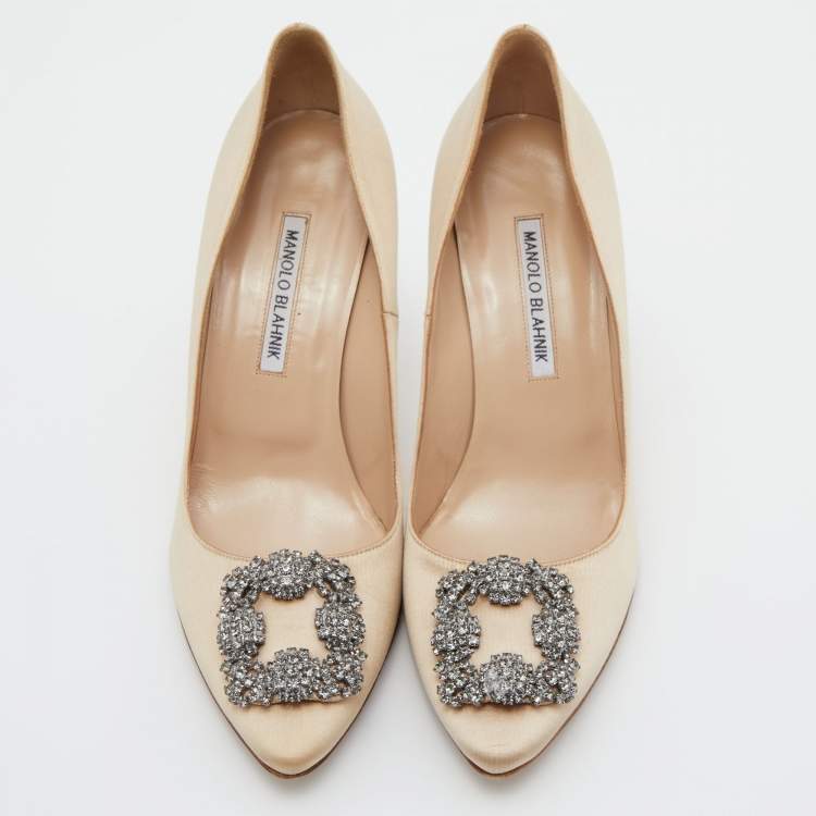Pre Owned Manolo Blahnik Beige Satin Hangisi Pumps Size 39