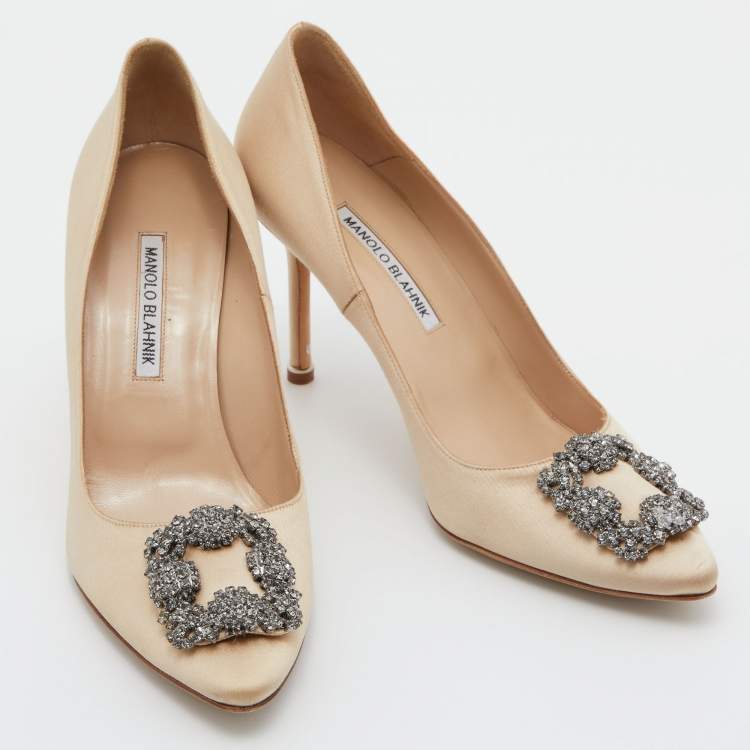 Pre Owned Manolo Blahnik Beige Satin Hangisi Pumps Size 39