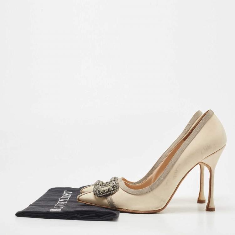 Pre Owned Manolo Blahnik Cream/Grey Satin Gotrian Pumps Size 38.5