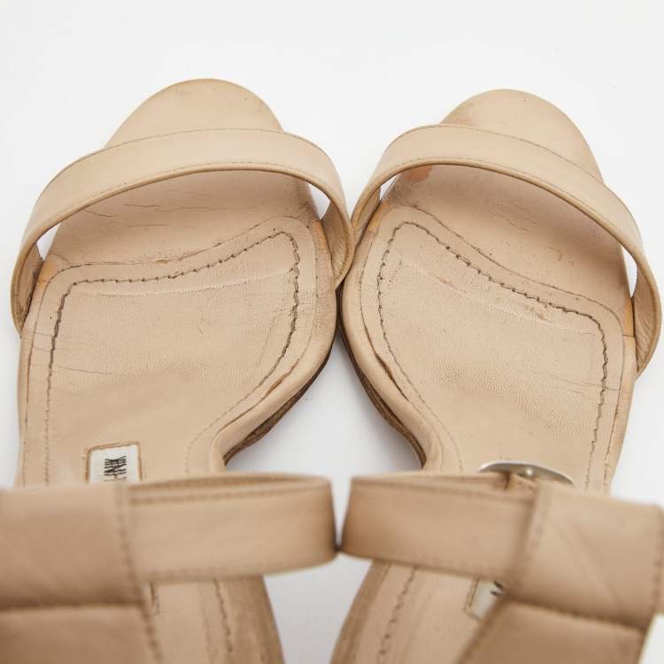 مملوكة مسبقًا Manolo Blahnik Beige Leather Ankle Strap Sandals Size 35