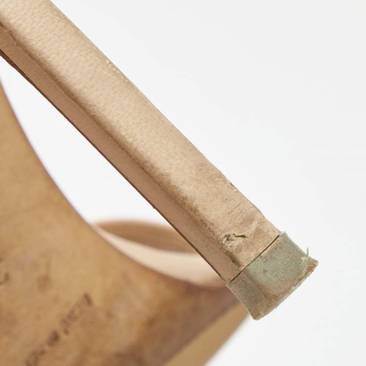 مملوكة مسبقًا Manolo Blahnik Beige Leather Ankle Strap Sandals Size 35