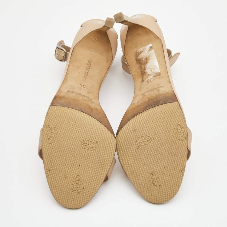 مملوكة مسبقًا Manolo Blahnik Beige Leather Ankle Strap Sandals Size 35