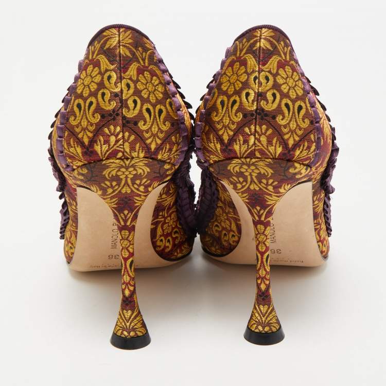 مملوكة مسبقًا Manolo Blahnik Multicolor Brocade Fabric Hangisi Pointed Toe Pumps Size 36