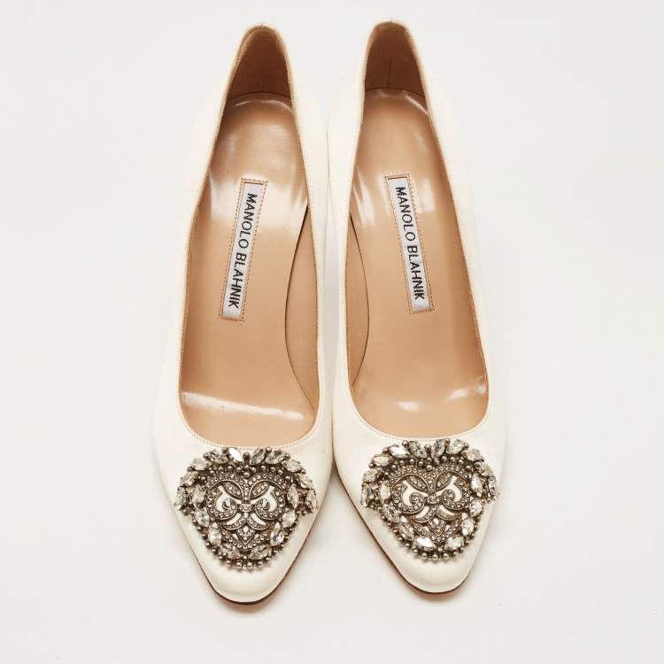 Pre Owned Manolo Blahnik White Satin Okkava Pumps Size 36.5