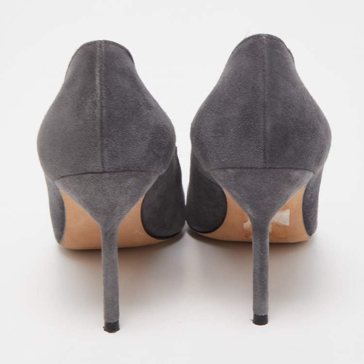 مملوكة مسبقًا Manolo Blahnik Grey Suede BB Pumps Size 36.5