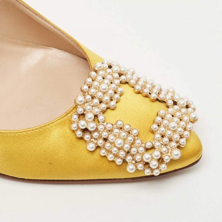 مملوكة مسبقًا Manolo Blahnik Yellow Hangisi Crystal Embellished Pointed Toe Pumps Size 37