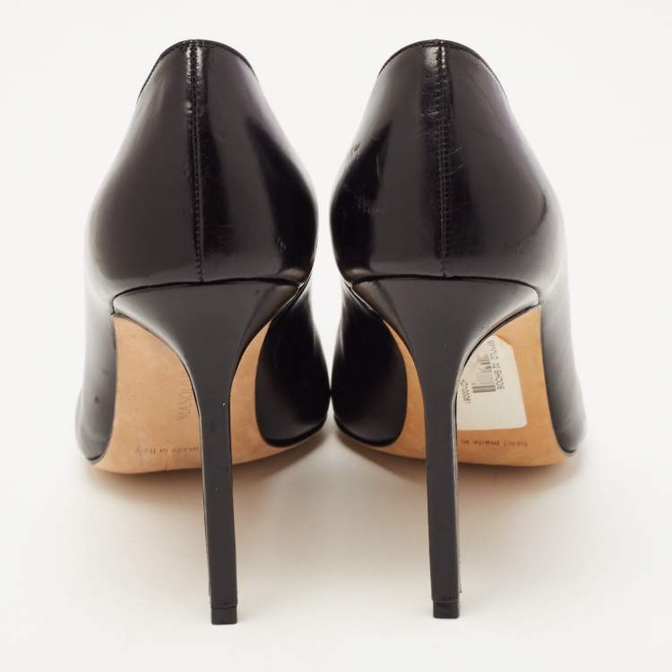 Pre Owned Manolo Blahnik Black Leather Round Toe Pumps Size 36