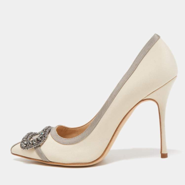 Pre Owned Manolo Blahnik Cream/Grey Satin Gotrian Pumps Size 36.5