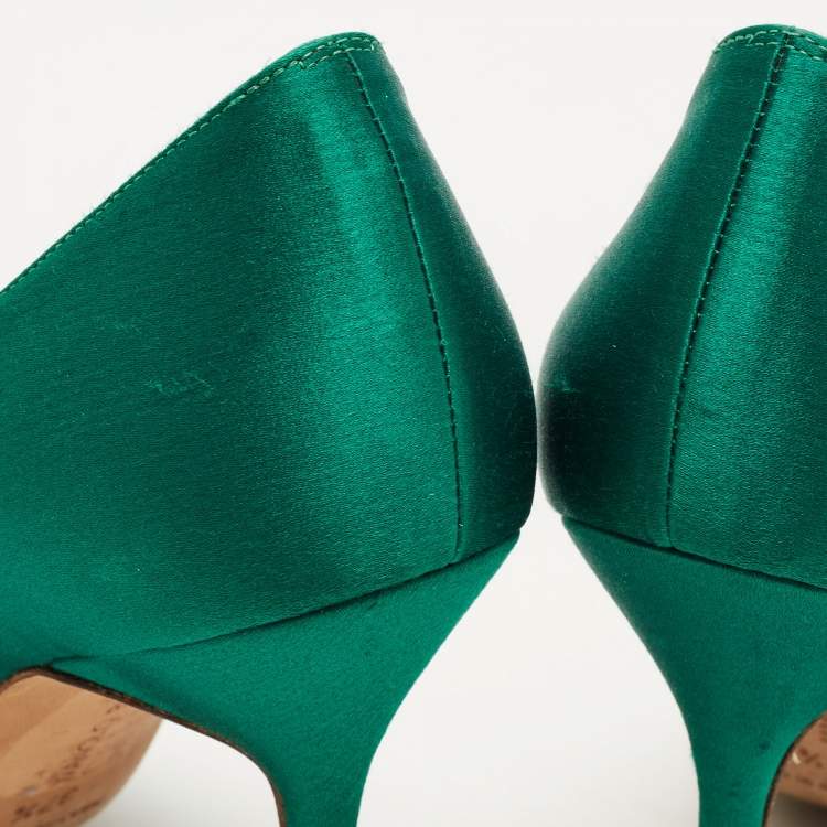 Pre Owned Manolo Blahnik Green Satin Hangisi Crystal Embellished Pumps Size 37.5