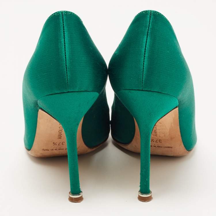 Pre Owned Manolo Blahnik Green Satin Hangisi Crystal Embellished Pumps Size 37.5