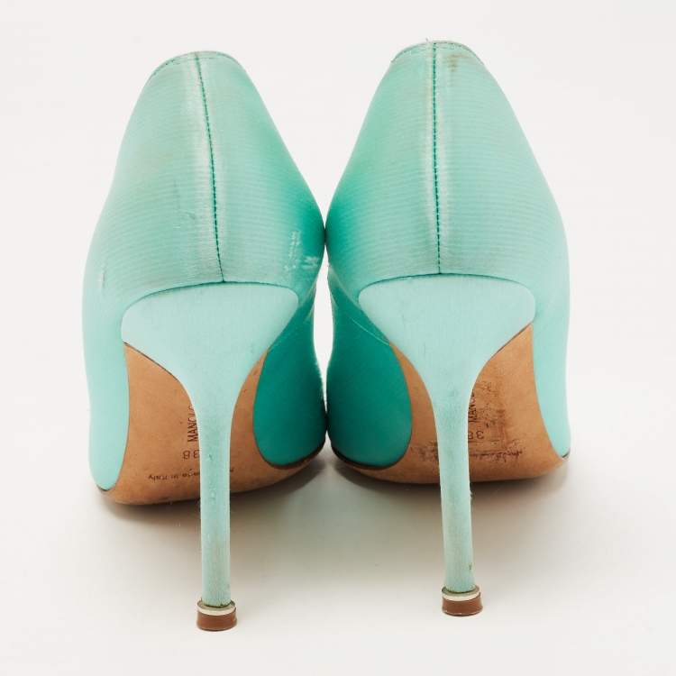 Pre Owned Manolo Blahnik Turquoise Satin Hangisi Pumps Size 38