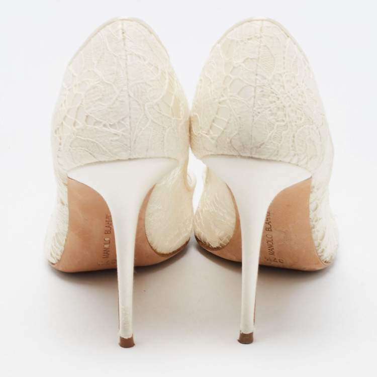 مملوكة مسبقًا Manolo Blahnik White Lace and Net Borlak Pumps Size 37.5