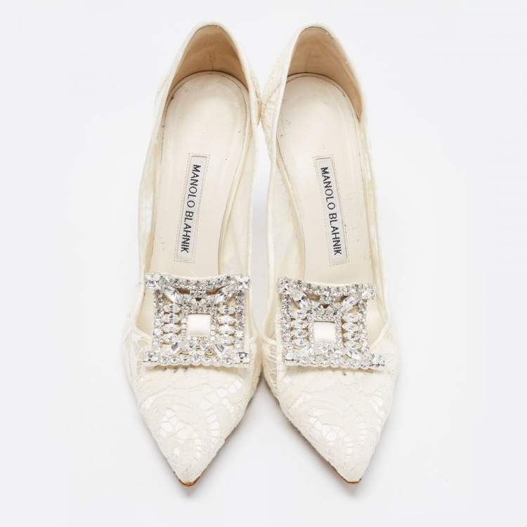 مملوكة مسبقًا Manolo Blahnik White Lace and Net Borlak Pumps Size 37.5