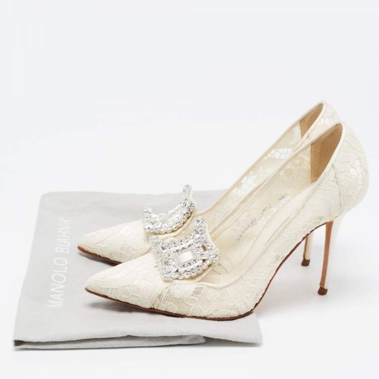 مملوكة مسبقًا Manolo Blahnik White Lace and Net Borlak Pumps Size 37.5