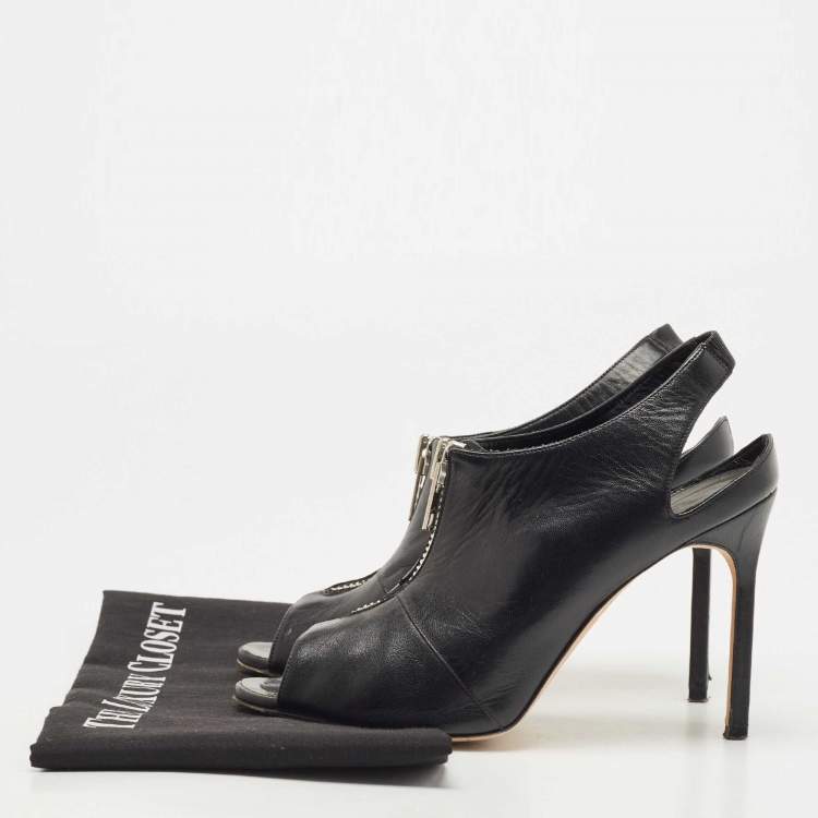 Pre Owned Manolo Blahnik Black Leather Vella Booties Size 37.5
