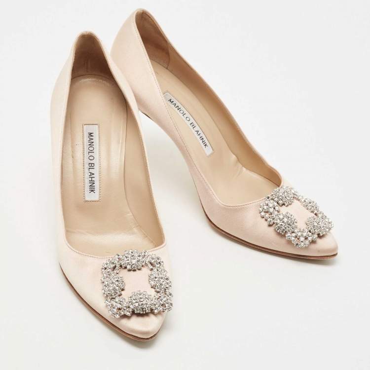 Pre Owned Manolo Blahnik Beige Satin Hangisi Pumps Size 38