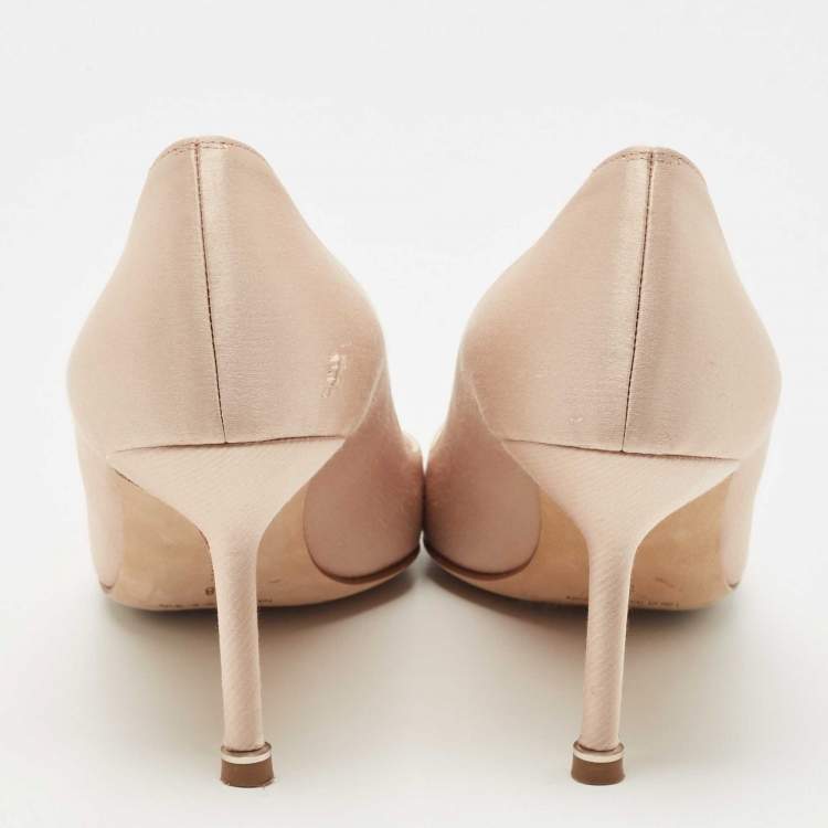 Pre Owned Manolo Blahnik Beige Satin Hangisi Pumps Size 38