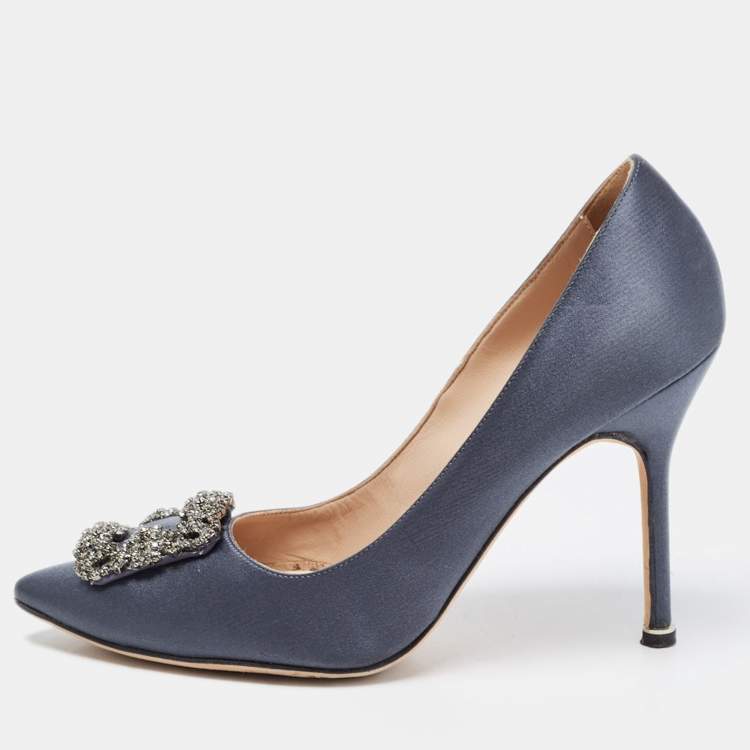 مملوكة مسبقًا Manolo Blahnik Dark Grey Satin Hangisi Pumps Size 38.5