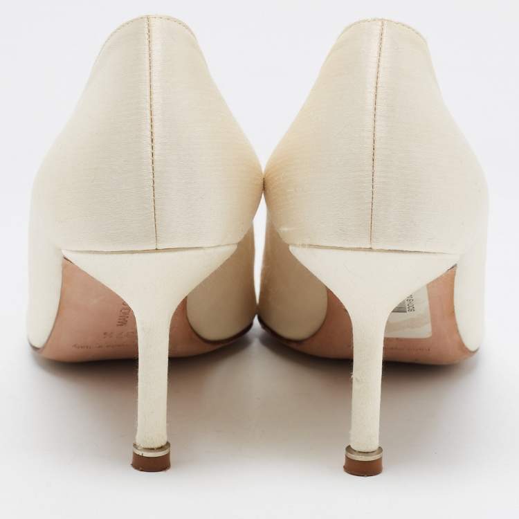 Pre Owned Manolo Blahnik White Satin Hangisi Pumps Size 37.5