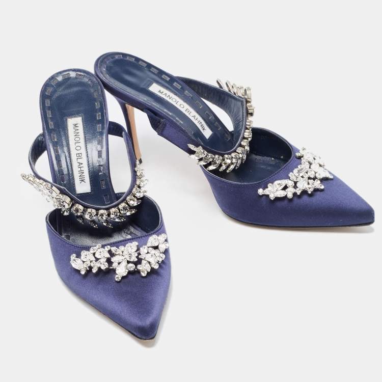 مملوكة مسبقًا Manolo Blahnik Navy Blue Satin Crystal Embellished  Lurum Mules Size 39