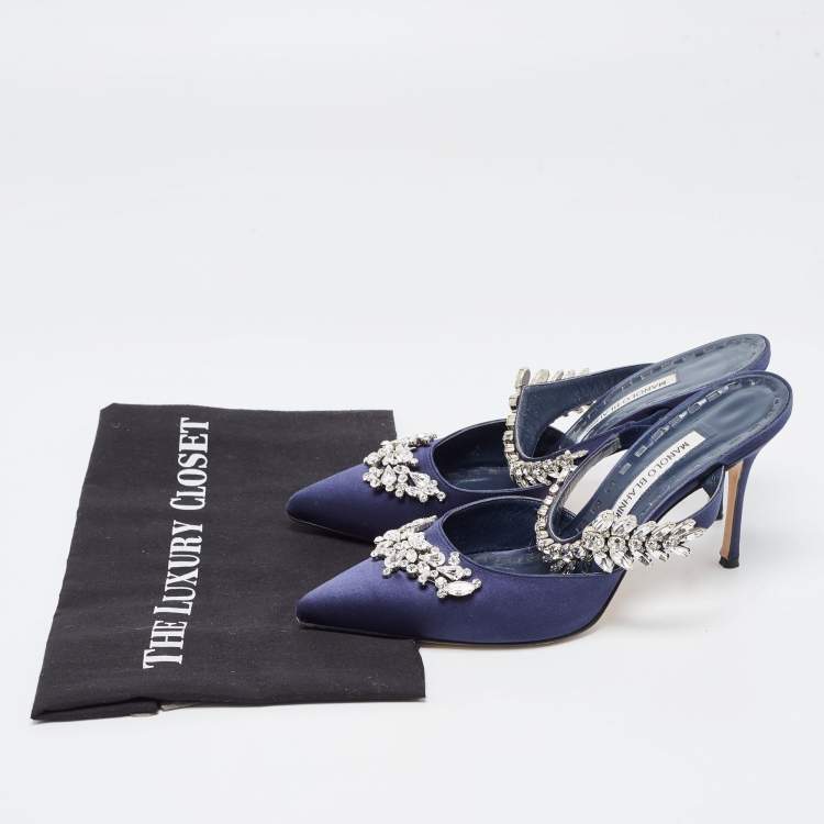 مملوكة مسبقًا Manolo Blahnik Navy Blue Satin Crystal Embellished  Lurum Mules Size 39
