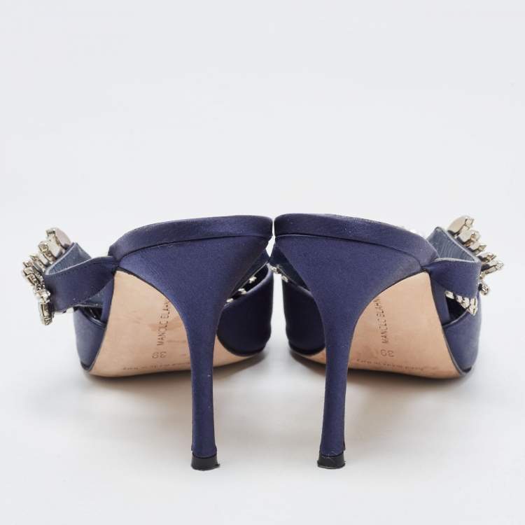 مملوكة مسبقًا Manolo Blahnik Navy Blue Satin Crystal Embellished  Lurum Mules Size 39