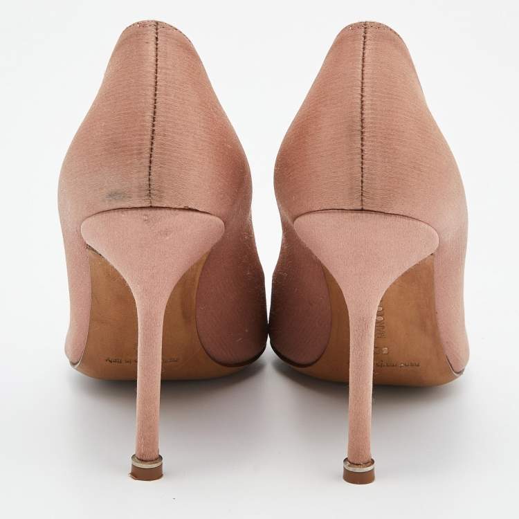 Pre Owned Manolo Blahnik Old Rose Satin Hangisi Pumps Size 38