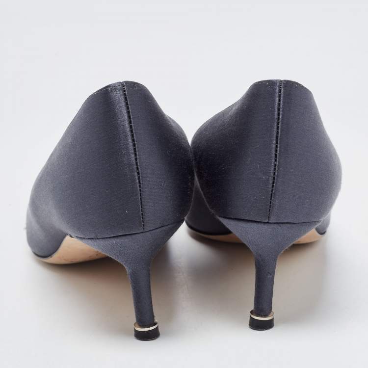 Pre Owned Manolo Blahnik Navy Blue Satin Hangisi  Pumps Size 37