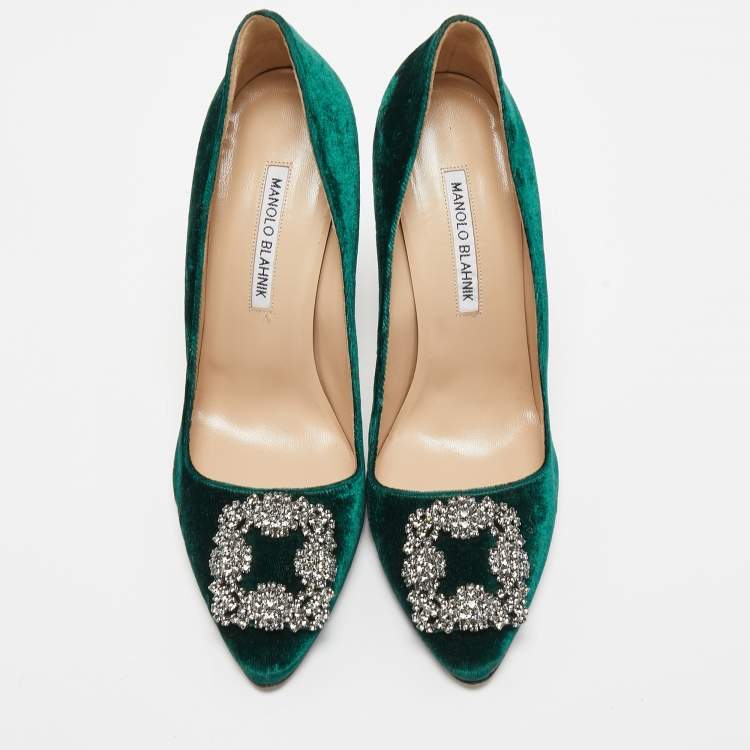 Pre Owned Manolo Blahnik Green Velvet Hangisi Crystal Embellished Pumps Size 39