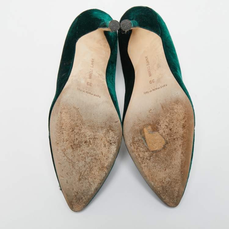 Pre Owned Manolo Blahnik Green Velvet Hangisi Crystal Embellished Pumps Size 39