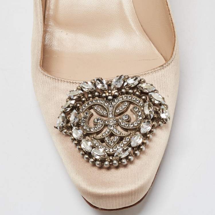 Pre Owned Manolo Blahnik Beige Satin Okkava  Pumps Size 38