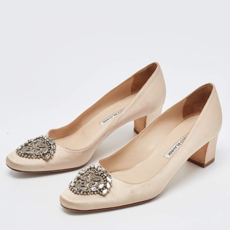 Pre Owned Manolo Blahnik Beige Satin Okkava  Pumps Size 38