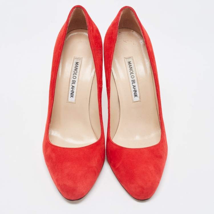 Pre Owned Manolo Blahnik  Red Suede Round Toe Pumps Size 37.5