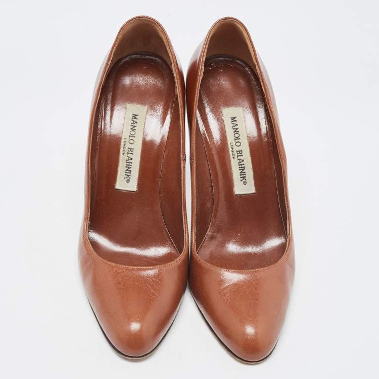 Pre Owned Manolo Blahnik Brown Leather Round Toe Pumps Size 38