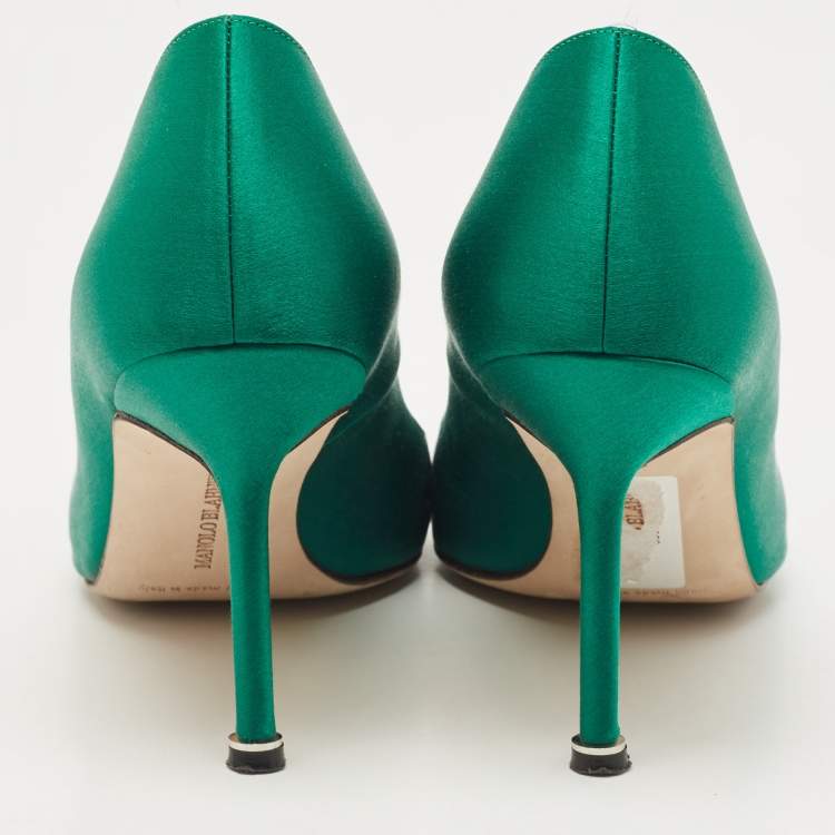 Pre Owned Manolo Blahnik Green Satin Hangisi Pumps Size 38.5