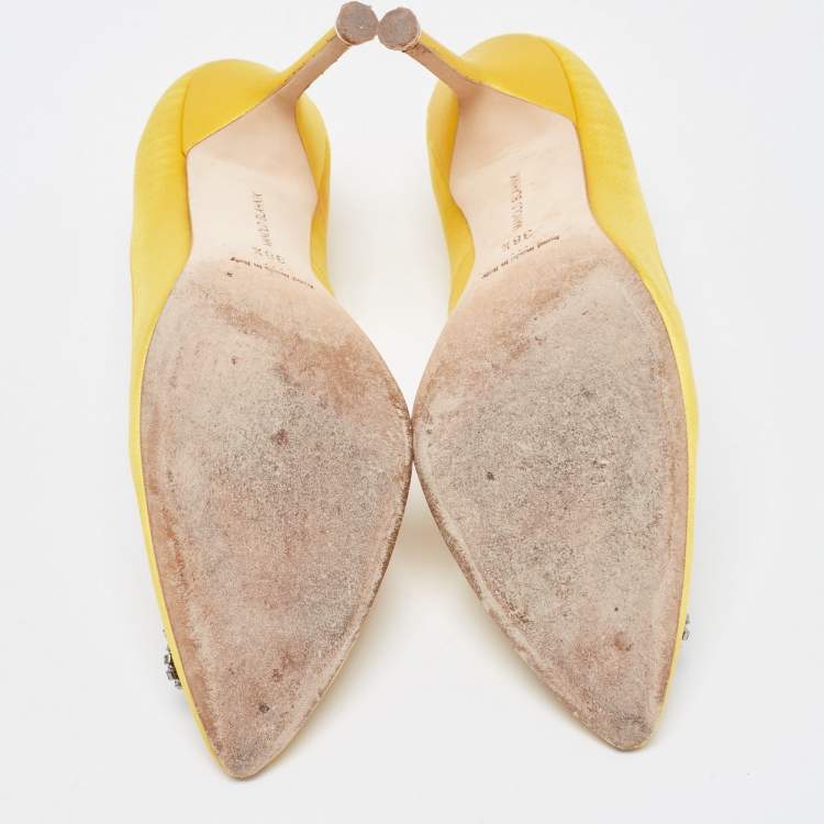 Pre Owned Manolo Blahnik Yellow Satin Hangisi Pumps Size 38.5