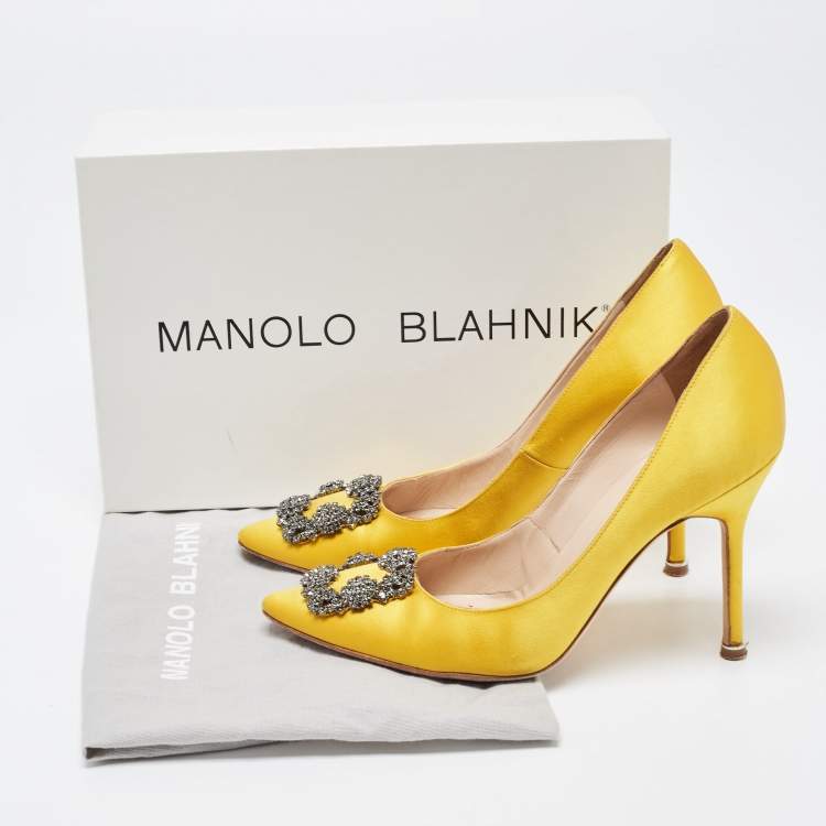 Pre Owned Manolo Blahnik Yellow Satin Hangisi Pumps Size 38.5